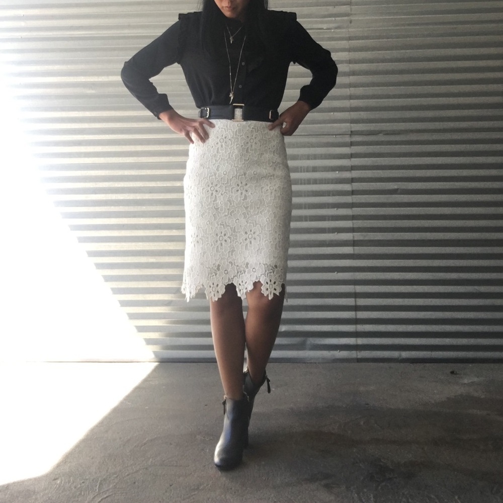 Lace pencil double layered skirt
